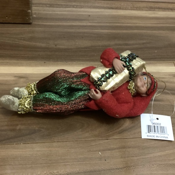 Santa's Workshop Cloth Doll Ornament Holding wrapped gift in gold color #96002 - Picture 4 of 5